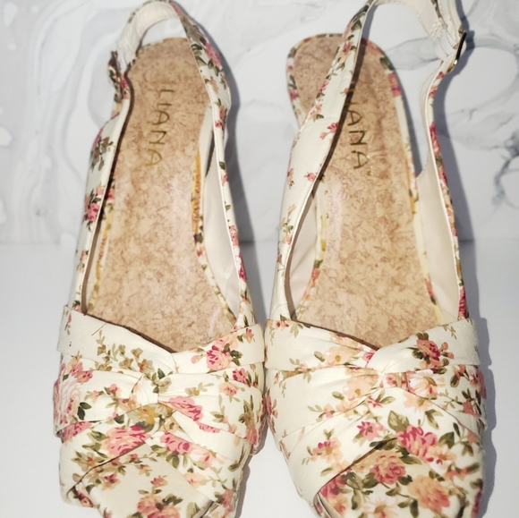 Floral printed heels - Picture 2 of 4